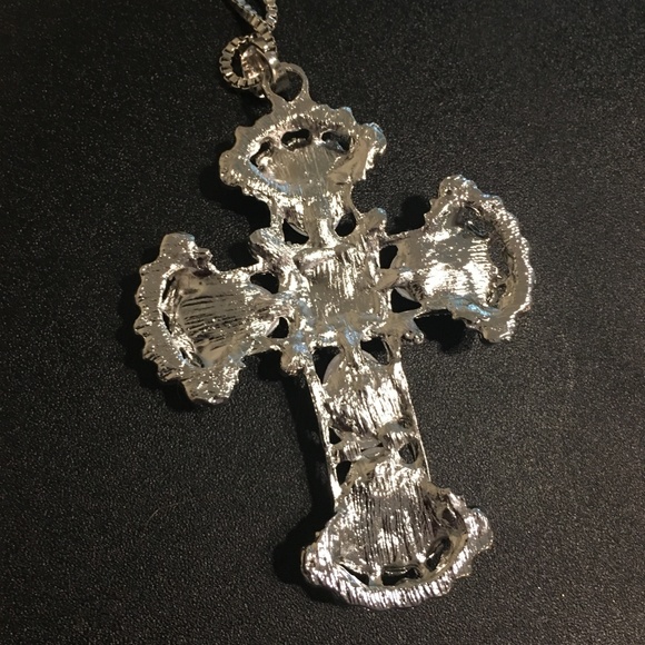 Cross Rhinestone Necklace NEW - Picture 5 of 7